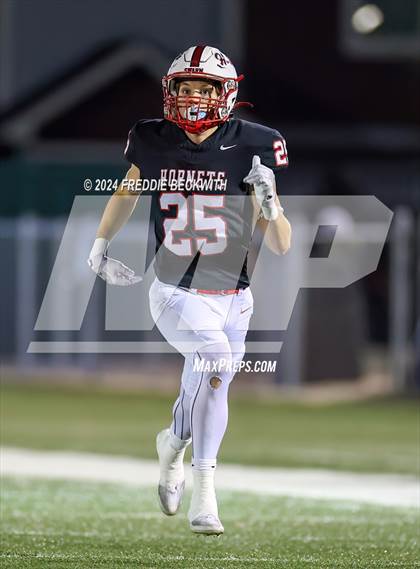 Thumbnail 1 in Collinsville vs. Muenster (UIL 2A DII Regional Final) photogallery.