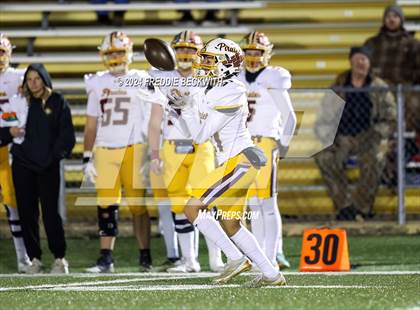 Thumbnail 3 in Collinsville vs. Muenster (UIL 2A DII Regional Final) photogallery.