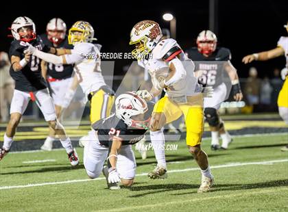 Thumbnail 3 in Collinsville vs. Muenster (UIL 2A DII Regional Final) photogallery.