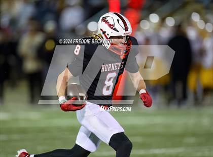Thumbnail 1 in Collinsville vs. Muenster (UIL 2A DII Regional Final) photogallery.