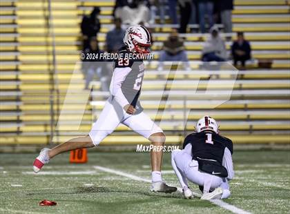 Thumbnail 2 in Collinsville vs. Muenster (UIL 2A DII Regional Final) photogallery.