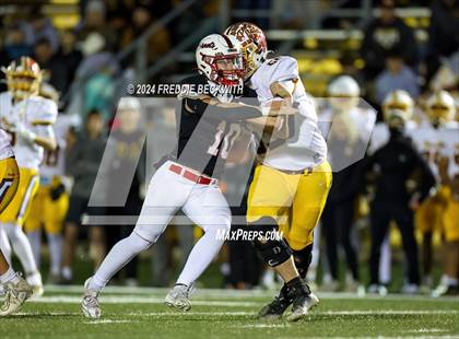 Thumbnail 2 in Collinsville vs. Muenster (UIL 2A DII Regional Final) photogallery.