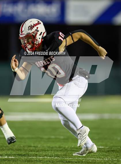 Thumbnail 1 in Collinsville vs. Muenster (UIL 2A DII Regional Final) photogallery.