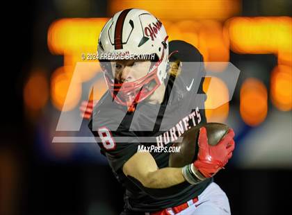 Thumbnail 3 in Collinsville vs. Muenster (UIL 2A DII Regional Final) photogallery.