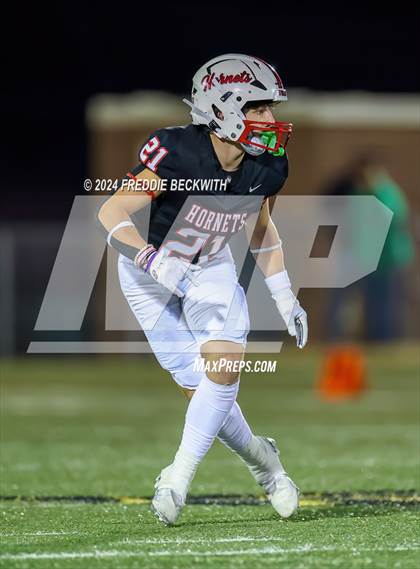 Thumbnail 3 in Collinsville vs. Muenster (UIL 2A DII Regional Final) photogallery.