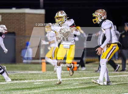 Thumbnail 3 in Collinsville vs. Muenster (UIL 2A DII Regional Final) photogallery.