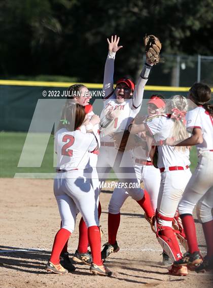 Thumbnail 1 in Eagle @ Owyhee (IHSAA 5A District III Final) photogallery.