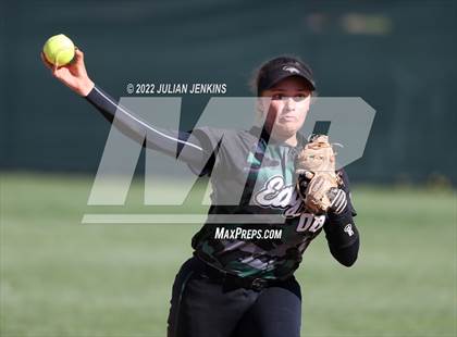 Thumbnail 1 in Eagle @ Owyhee (IHSAA 5A District III Final) photogallery.