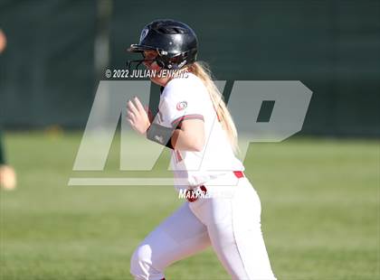 Thumbnail 1 in Eagle @ Owyhee (IHSAA 5A District III Final) photogallery.