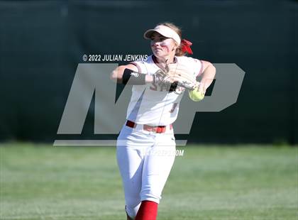 Thumbnail 2 in Eagle @ Owyhee (IHSAA 5A District III Final) photogallery.
