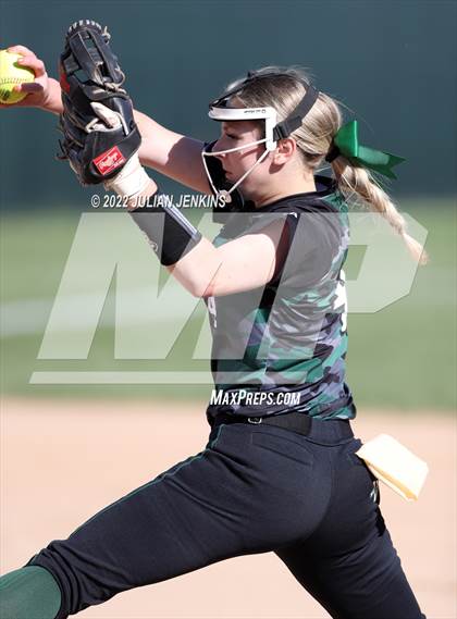 Thumbnail 1 in Eagle @ Owyhee (IHSAA 5A District III Final) photogallery.