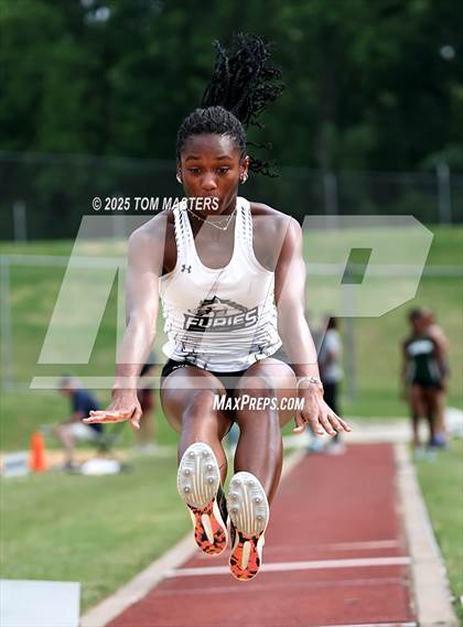 Thumbnail 3 in NCISAA D1 Championship (Long Jump) photogallery.