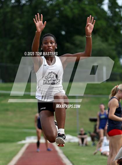 Thumbnail 3 in NCISAA D1 Championship (Long Jump) photogallery.