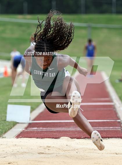 Thumbnail 2 in NCISAA D1 Championship (Long Jump) photogallery.