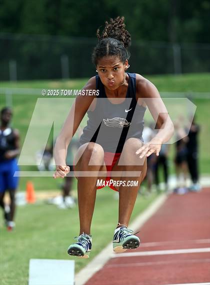Thumbnail 2 in NCISAA D1 Championship (Long Jump) photogallery.