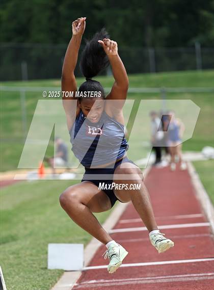Thumbnail 2 in NCISAA D1 Championship (Long Jump) photogallery.