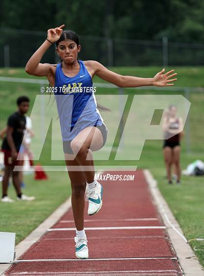 Thumbnail 3 in NCISAA D1 Championship (Long Jump) photogallery.