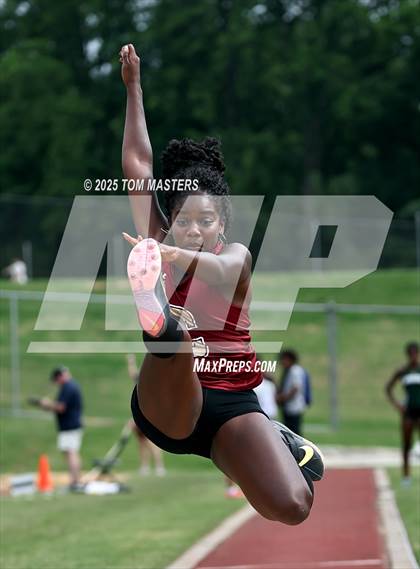 Thumbnail 2 in NCISAA D1 Championship (Long Jump) photogallery.