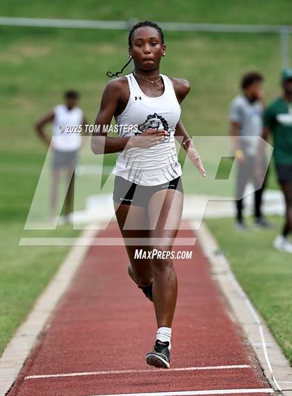 Thumbnail 3 in NCISAA D1 Championship (Long Jump) photogallery.