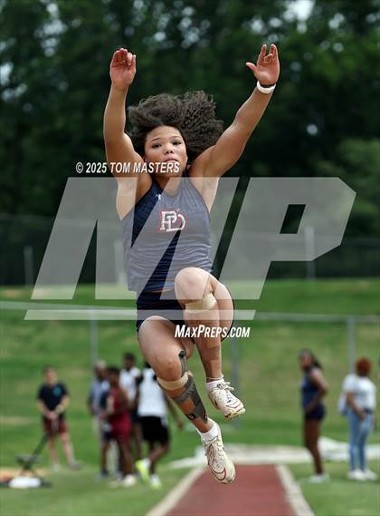 Thumbnail 3 in NCISAA D1 Championship (Long Jump) photogallery.