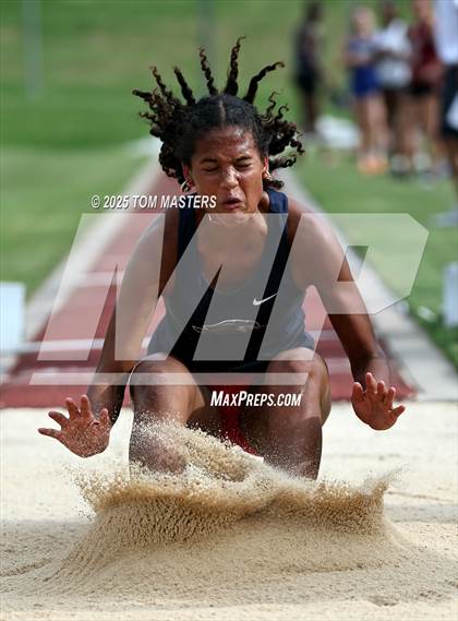 Thumbnail 1 in NCISAA D1 Championship (Long Jump) photogallery.