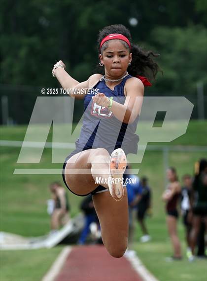 Thumbnail 1 in NCISAA D1 Championship (Long Jump) photogallery.