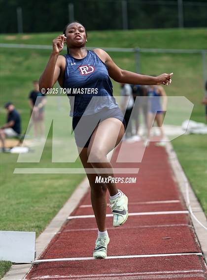 Thumbnail 2 in NCISAA D1 Championship (Long Jump) photogallery.