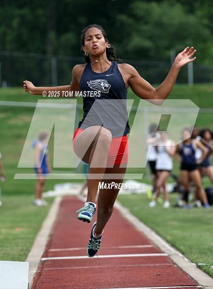 Thumbnail 3 in NCISAA D1 Championship (Long Jump) photogallery.