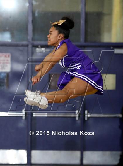 Thumbnail 3 in Valencia vs. Lynwood (CIF SS Playoffs) photogallery.