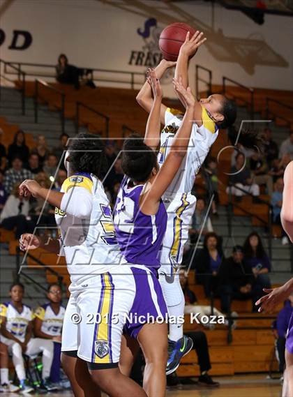 Thumbnail 2 in Valencia vs. Lynwood (CIF SS Playoffs) photogallery.