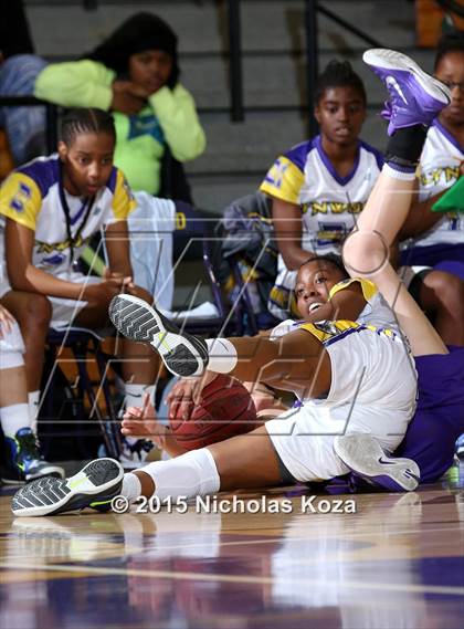 Thumbnail 3 in Valencia vs. Lynwood (CIF SS Playoffs) photogallery.