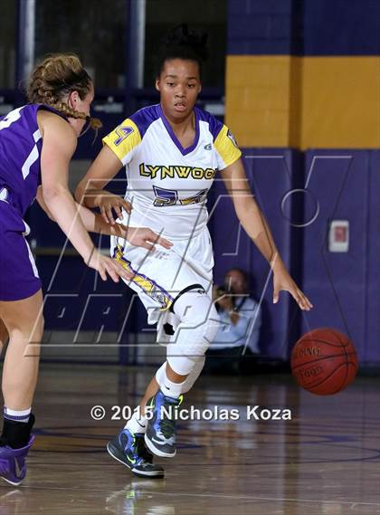 Thumbnail 3 in Valencia vs. Lynwood (CIF SS Playoffs) photogallery.