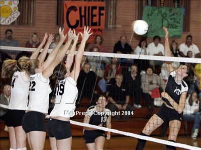 Thumbnail 3 in Granada @ Carondelet (Sec. Playoff) photogallery.