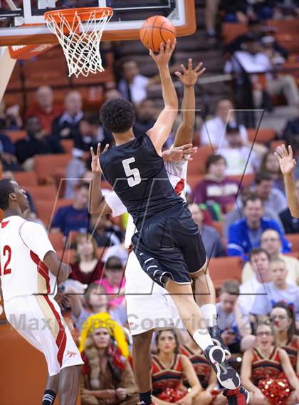 Thumbnail 3 in South Grand Prairie vs. Steele (UIL 5A Semifinal) photogallery.