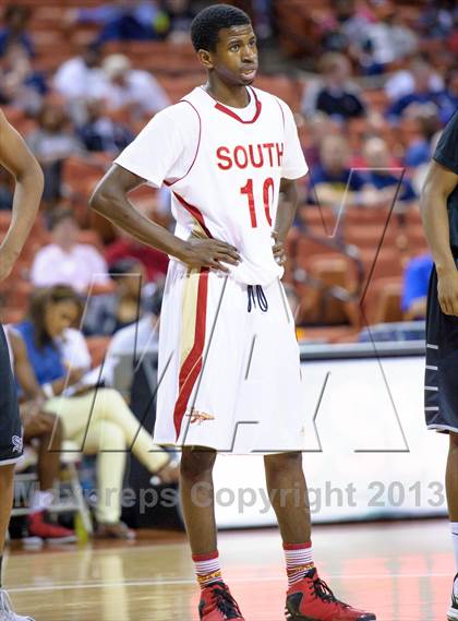 Thumbnail 2 in South Grand Prairie vs. Steele (UIL 5A Semifinal) photogallery.