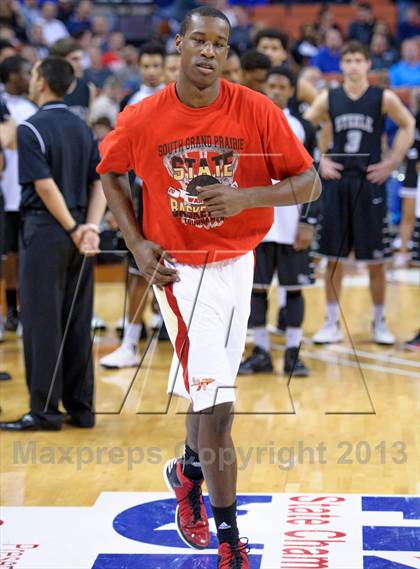 Thumbnail 2 in South Grand Prairie vs. Steele (UIL 5A Semifinal) photogallery.