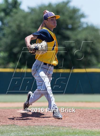 Thumbnail 3 in Lake Travis vs. Stony Point (Bi-District 6A 2nd Round) photogallery.
