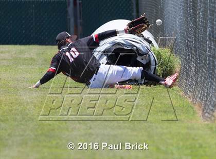 Thumbnail 3 in Lake Travis vs. Stony Point (Bi-District 6A 2nd Round) photogallery.
