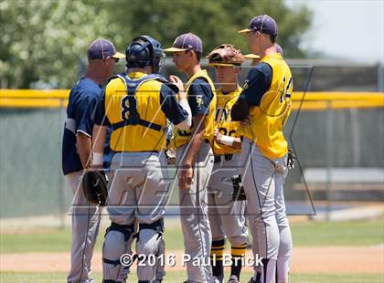 Thumbnail 2 in Lake Travis vs. Stony Point (Bi-District 6A 2nd Round) photogallery.
