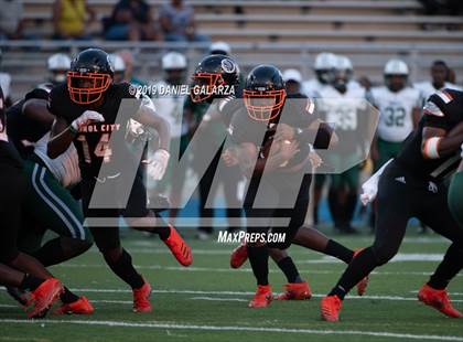 Thumbnail 2 in Carol City vs Central photogallery.