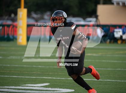 Thumbnail 2 in Carol City vs Central photogallery.
