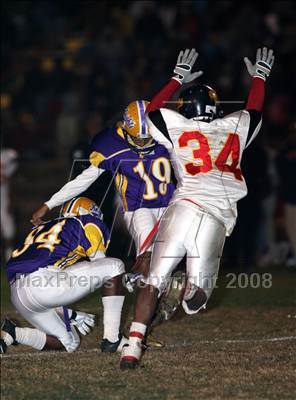 Thumbnail 3 in Lynwood vs. Dominguez photogallery.