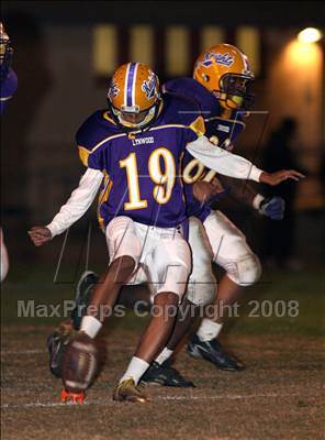 Thumbnail 3 in Lynwood vs. Dominguez photogallery.