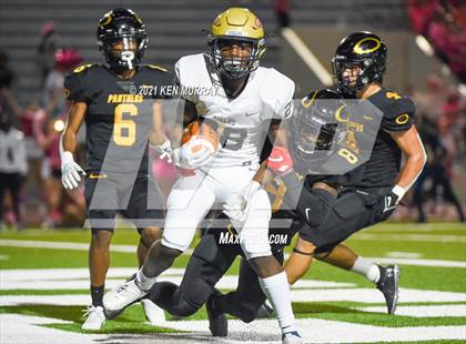Thumbnail 3 in Klein Collins vs Klein Oak photogallery.