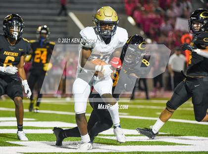 Thumbnail 2 in Klein Collins vs Klein Oak photogallery.