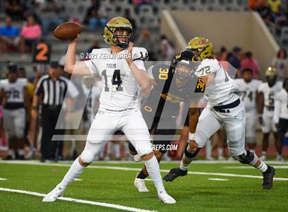 Thumbnail 3 in Klein Collins vs Klein Oak photogallery.