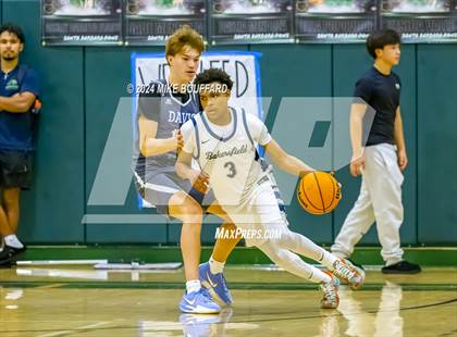 Thumbnail 3 in Bakersfield vs Davis Sr. (Santa Barbara Holiday Classic) photogallery.