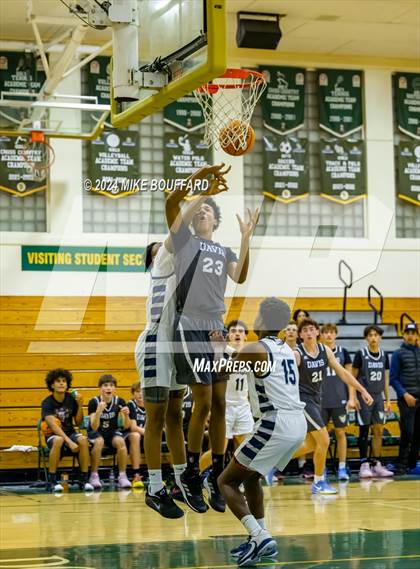 Thumbnail 2 in Bakersfield vs Davis Sr. (Santa Barbara Holiday Classic) photogallery.