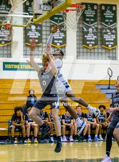 Thumbnail 1 in Bakersfield vs Davis Sr. (Santa Barbara Holiday Classic) photogallery.