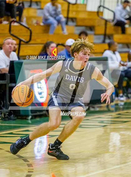 Thumbnail 1 in Bakersfield vs Davis Sr. (Santa Barbara Holiday Classic) photogallery.